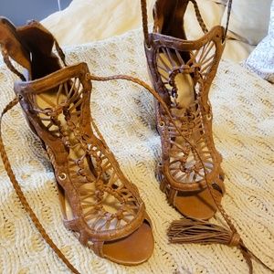 🚫SOLD🚫🔥Schutz Lilliana🔥 laced brown heels